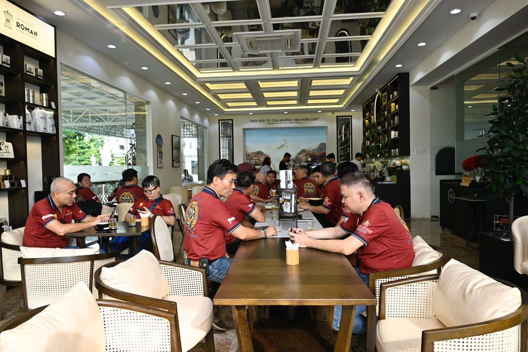 Các thành viên CLB Moto Thể thao H-D TP.HCM giao lưu hào hứng tại sự kiện