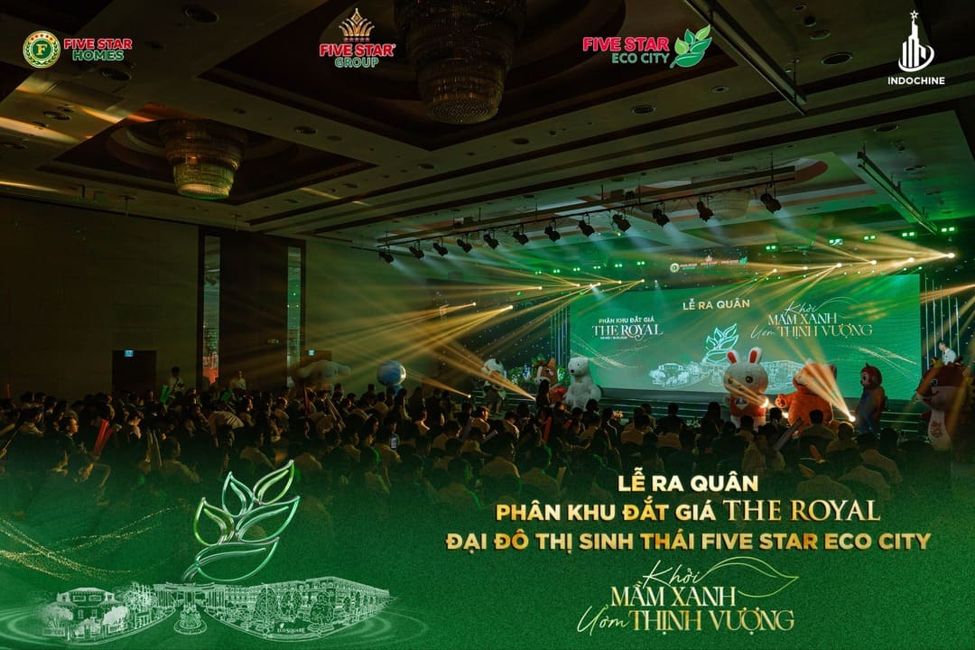 Đội ngũ chuyên viên tư vấn nhiệt huyết tại sự kiện Five Star Eco City