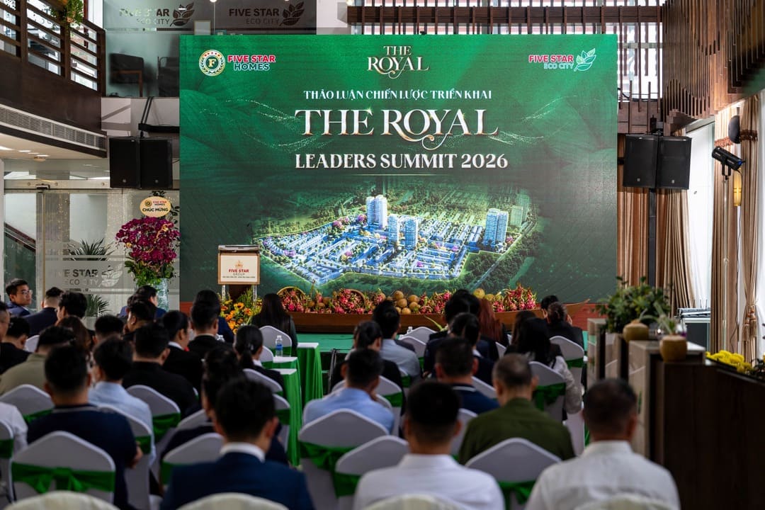 Toàn cảnh không gian hội nghị chiến lược The Royal - Leaders Summit 2026 đông đúc và trang trọng