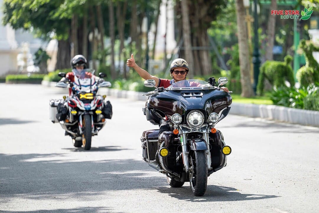 Cận cảnh siêu xe mô tô phân khối lớn trưng bày tại khu đô thị Five Star Eco City