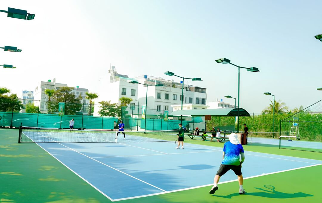 Hệ thống sân Tennis tiêu chuẩn quốc tế với mặt sân giảm chấn cao cấp tại Five Star Eco City