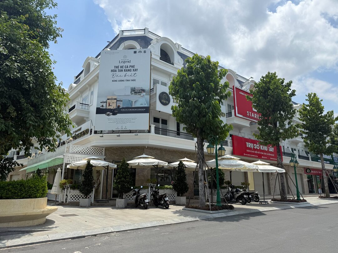 Không gian quán Trung Nguyên Legend sầm uất đi vào hoạt động tại phân khu Lucky Land Five Star Eco City