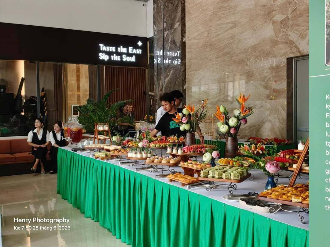 Khu vực quầy tiệc trà teabreak sang trọng phục vụ khách mời thượng lưu